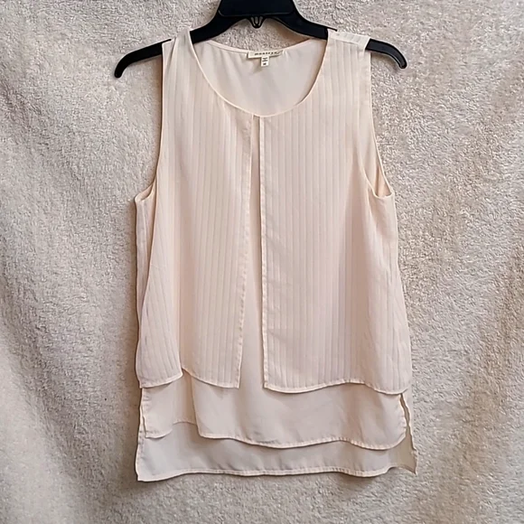 Cream sleeveless top, size medium - Picture 1 of 3
